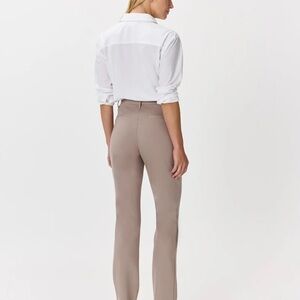 Quince Ultra-Stretch Ponte Straight Leg Pants • Size M • Morel Grey • 26″ Inseam